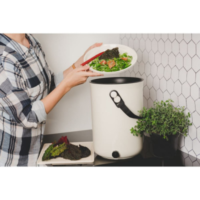 Composteur de cuisine epluchures fruits et legumes