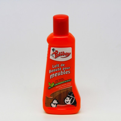 Lait de beauté pour meubles.